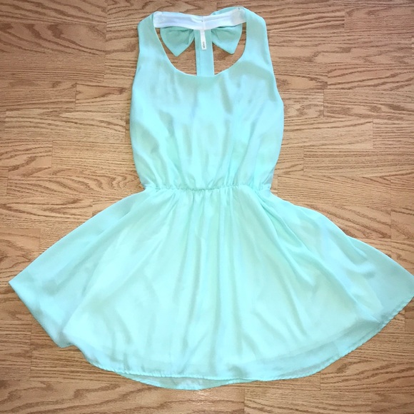 Sage Dresses & Skirts - ❌SOLD❌Mint Bow Accented Back- M